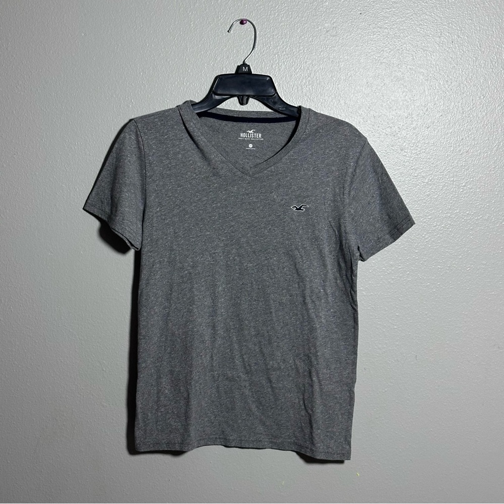 Hollister‎ Men Gray V-Neck T-Shirt Must Have Collection size XXS.